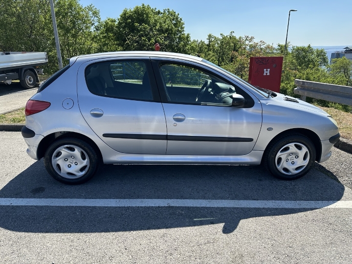 Peugeot 206 1.1 (2002.), reg. 01./2027.