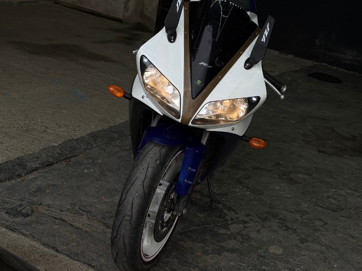 Yamaha R1 Dioda