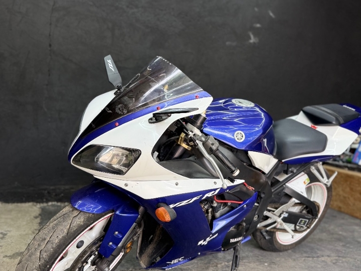 Yamaha R1 Dioda