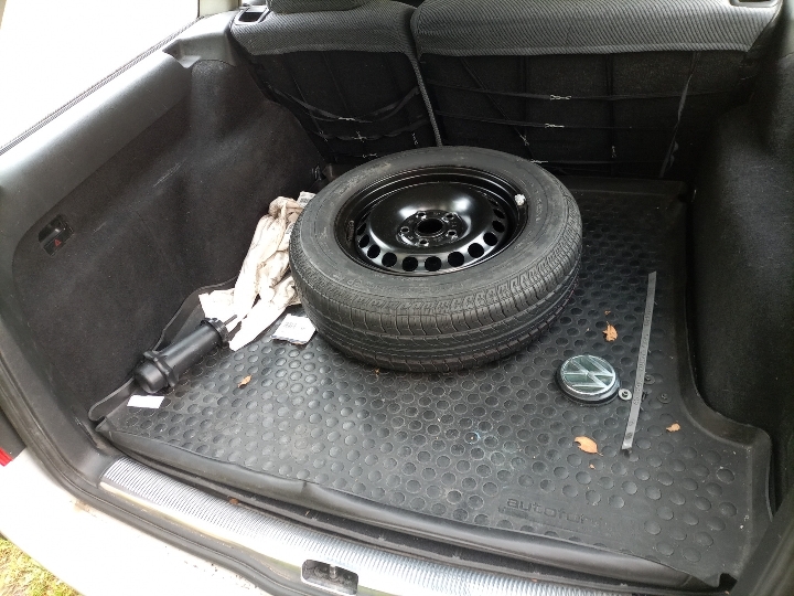 VW Passat karavan, 1998. god., oštećen