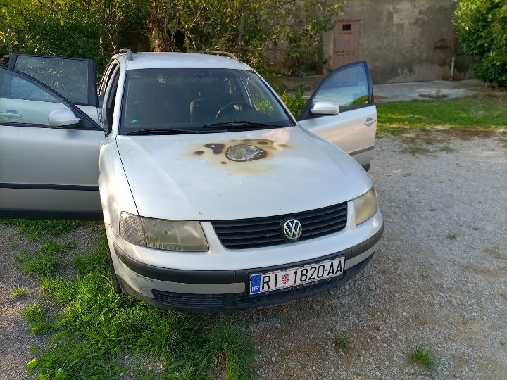VW Passat karavan, 1998. god., oštećen