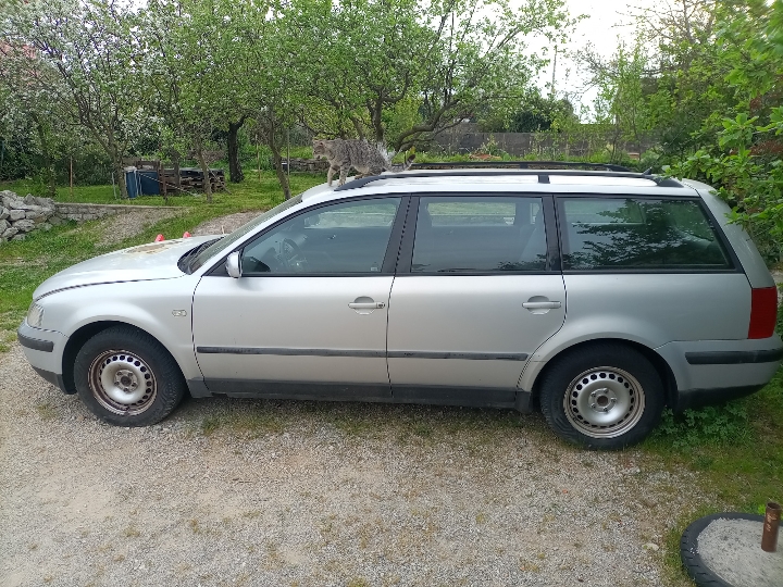 VW Passat karavan, 1998. god., oštećen