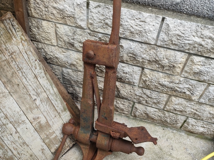 Stari kovački škrip