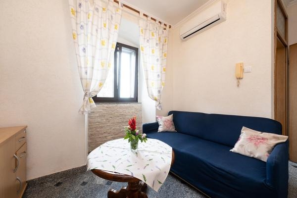 Ika centar, blizu faxa 150 m