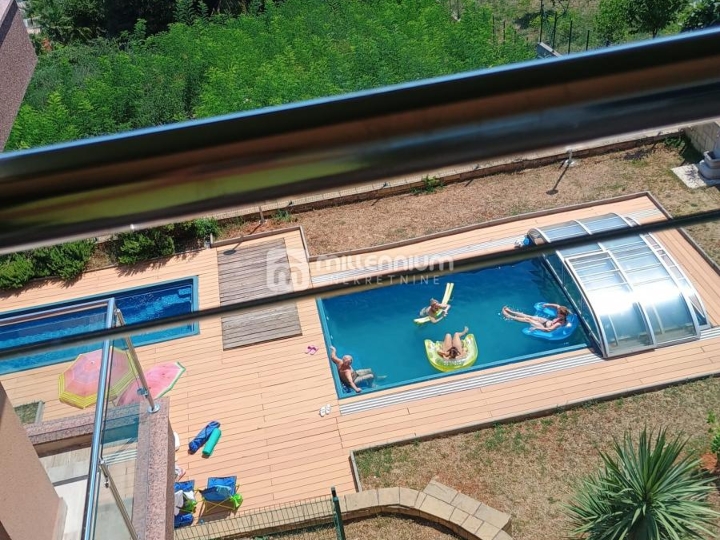 Opatija, 2S+DB, fenomenalni pogled, bazen, parking