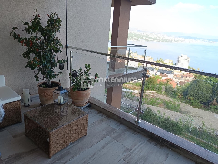 Opatija, 2S+DB, fenomenalni pogled, bazen, parking