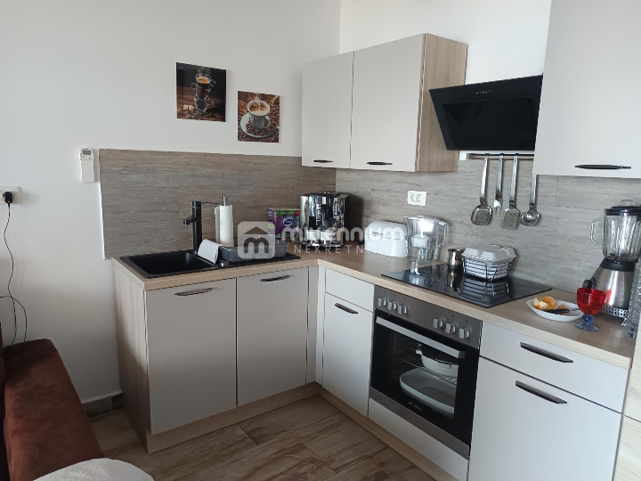 Opatija, 2S+DB, fenomenalni pogled, bazen, parking