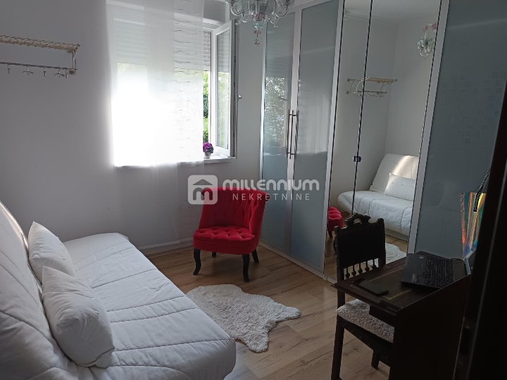 Opatija, 2S+DB, fenomenalni pogled, bazen, parking