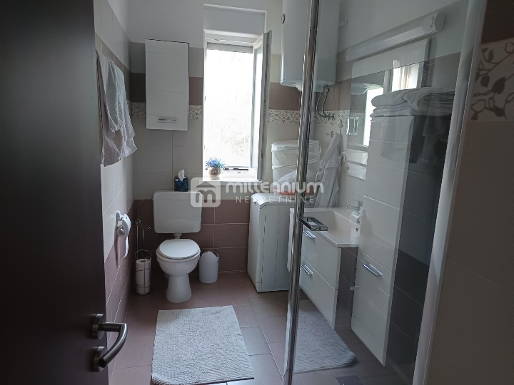 Opatija, 2S+DB, fenomenalni pogled, bazen, parking