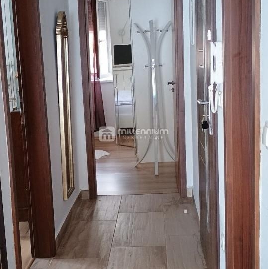 Opatija, 2S+DB, fenomenalni pogled, bazen, parking