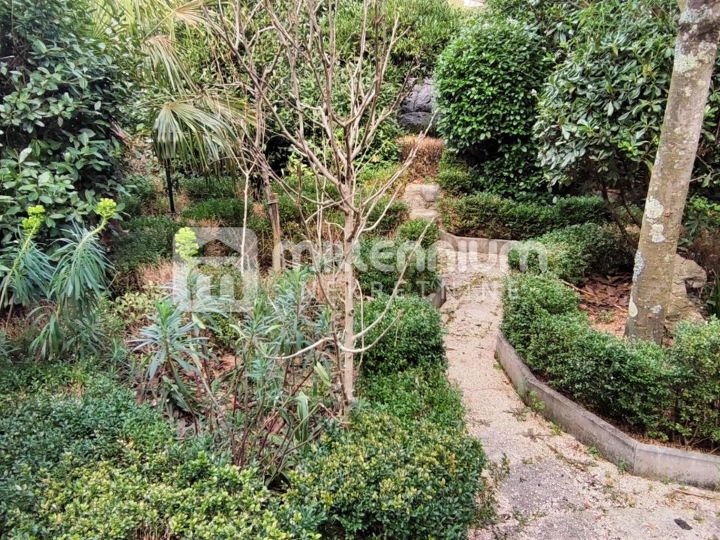 Crikvenica, 435m2, samostojeća kuća s 11 stambenih jedinica