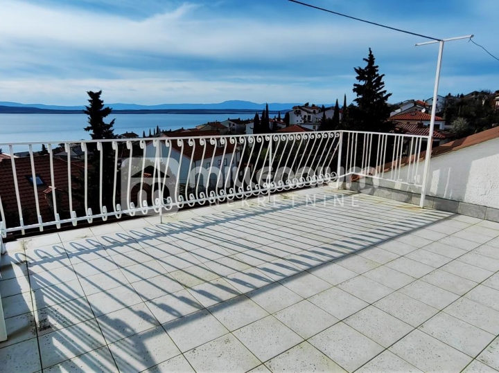 Crikvenica, 435m2, samostojeća kuća s 11 stambenih jedinica