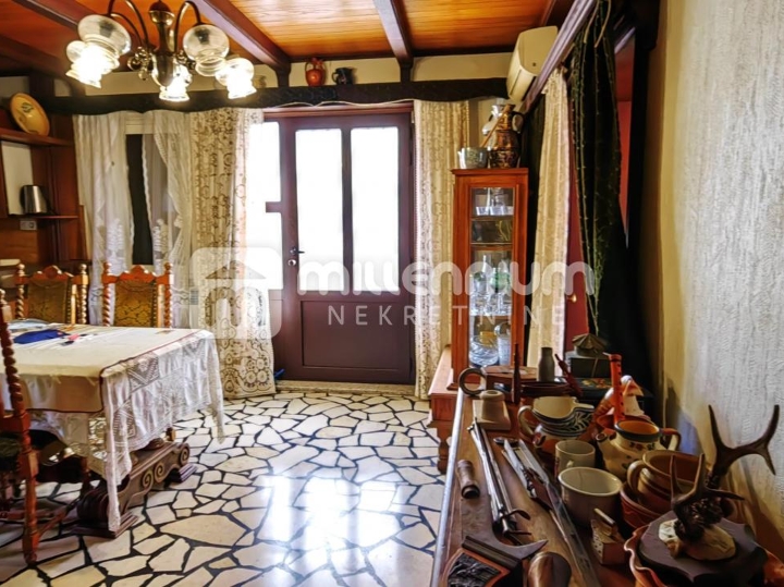 Crikvenica, 435m2, samostojeća kuća s 11 stambenih jedinica