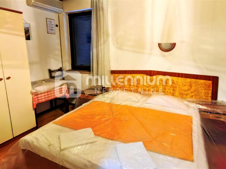 Crikvenica, 435m2, samostojeća kuća s 11 stambenih jedinica