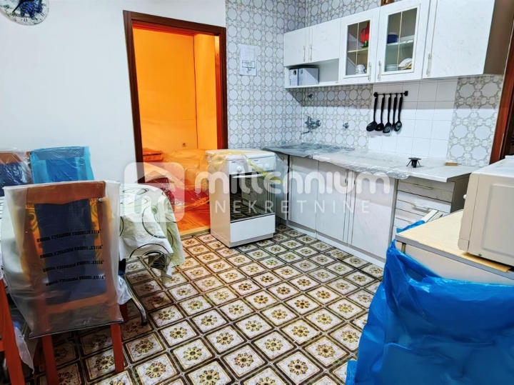 Crikvenica, 435m2, samostojeća kuća s 11 stambenih jedinica