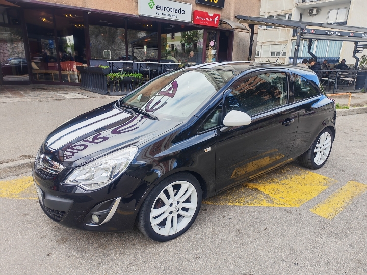 Opel Corsa Sport 1.2 16V