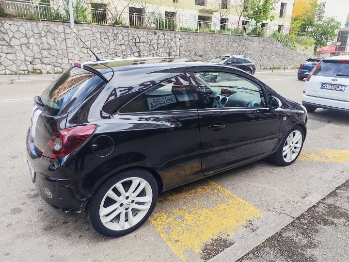 Opel Corsa Sport 1.2 16V