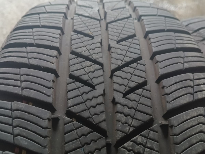 Gume Barum 225/50 R17