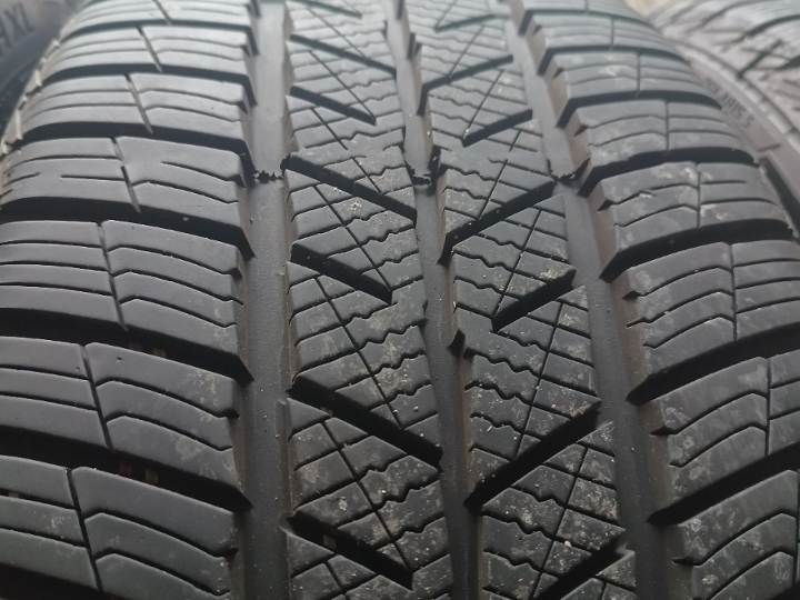 Gume Barum 225/50 R17