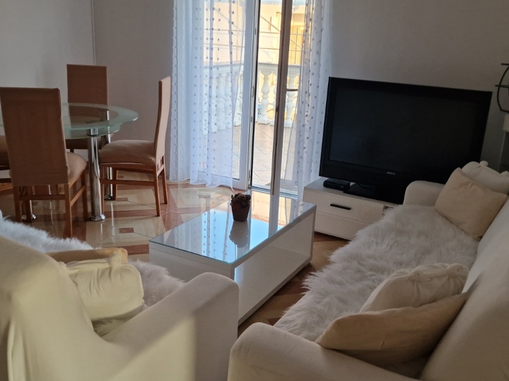 Zadar, Melada, dvosoban stan