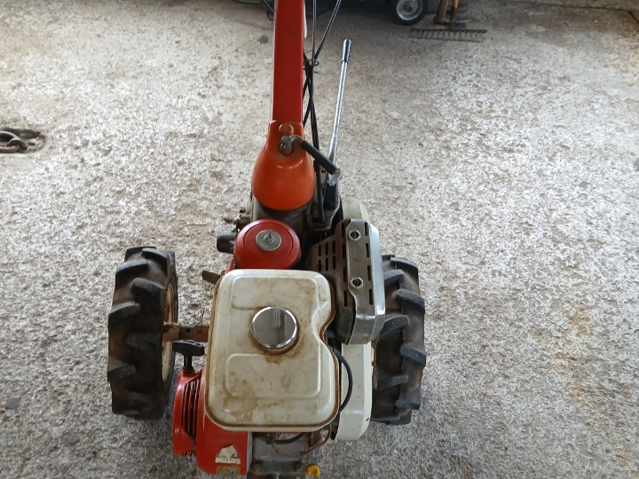 Motokultivator Honda