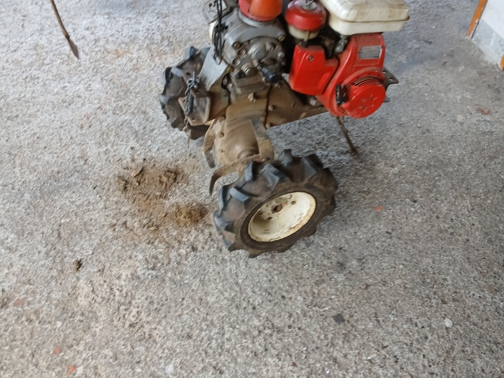 Motokultivator Honda