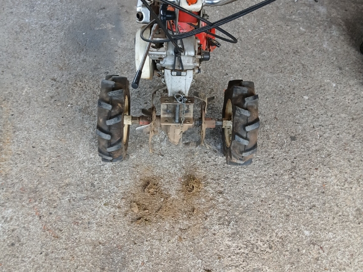 Motokultivator Honda