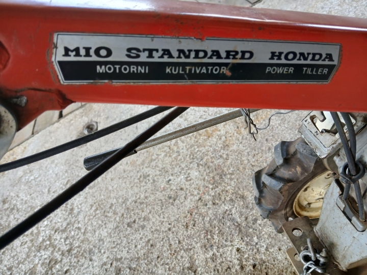 Motokultivator Honda