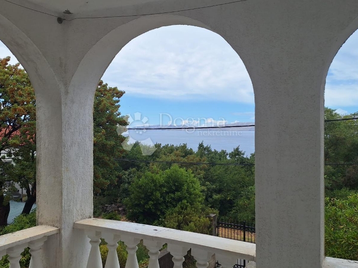 Prilika! Mediteranski raj – katnica s dva apartmana i velikim vrtom