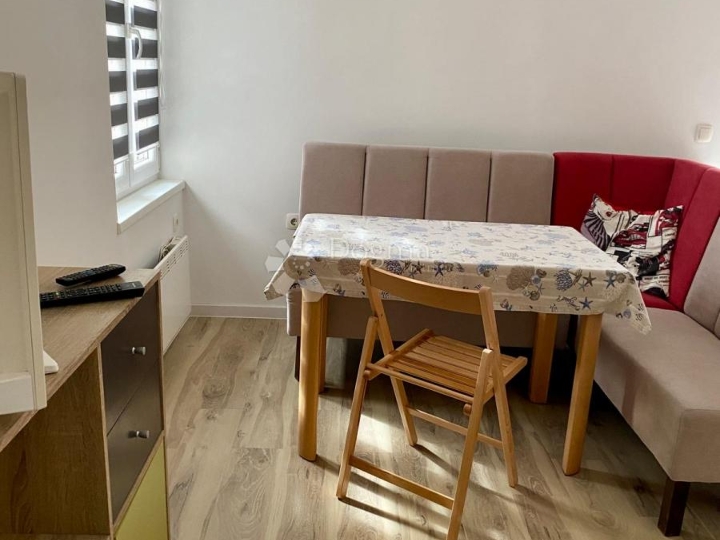 Marčeljeva Draga, obiteljski stan s okućnicom i parkingom