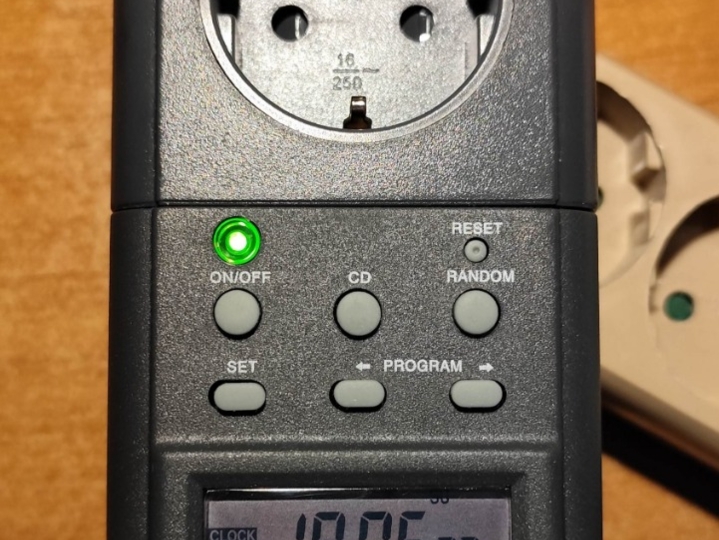 Digitalni timer za 220V