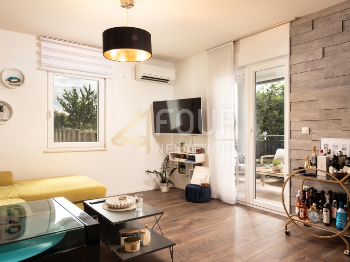 Marčelji, 84.13m2, 2S+DB, balkon i terasa, zajednički bazen