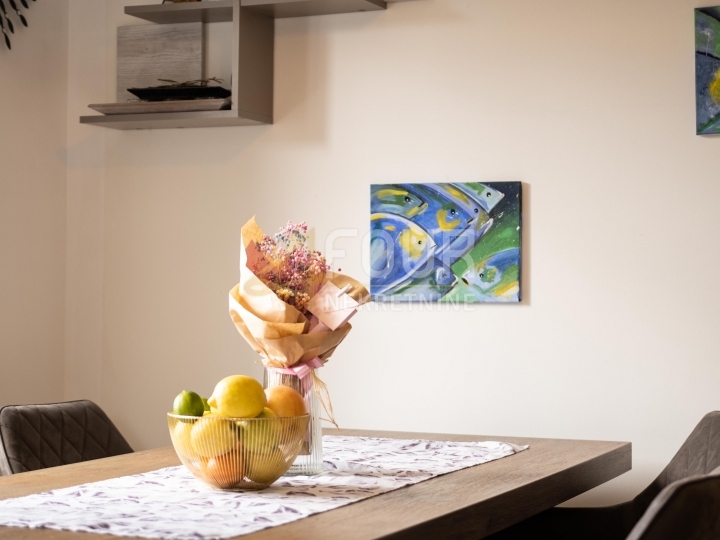 Najam, Marčelji, 84.13m2, 2S+DB, balkon i terasa, zajednički bazen