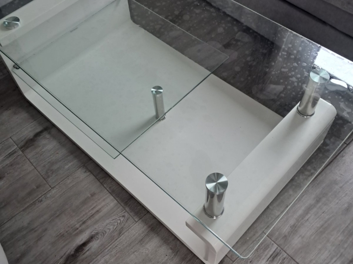 Stolić za dnevni boravak