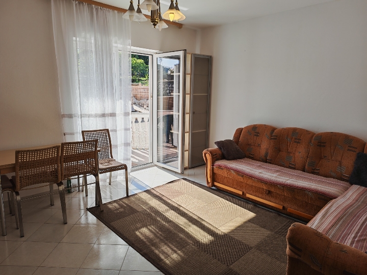 Dvosobni stan u Matuljima