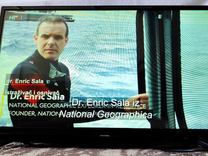 Grundig led TV 82 cm