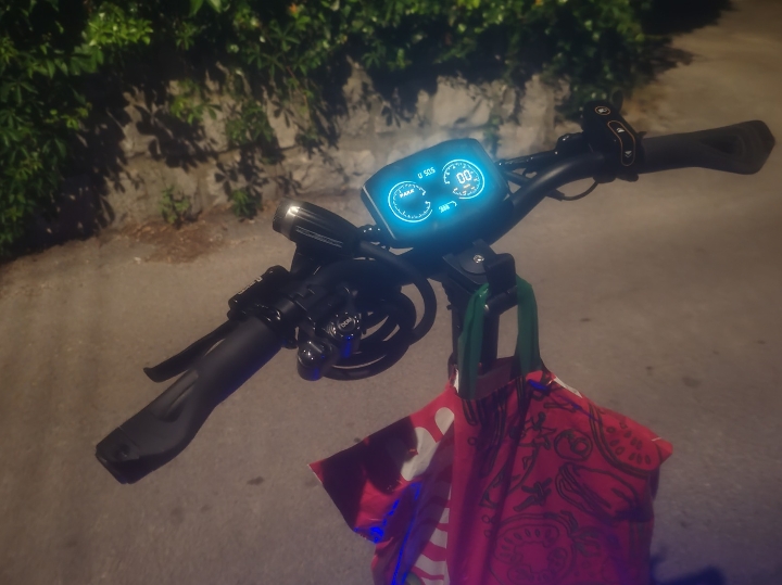 Elektro romobil Austom