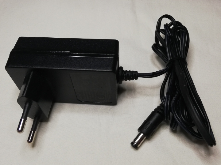 Adapter napona 220 V/24 V 800 mA