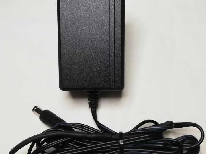 Adapter napona 220 V/24 V 800 mA