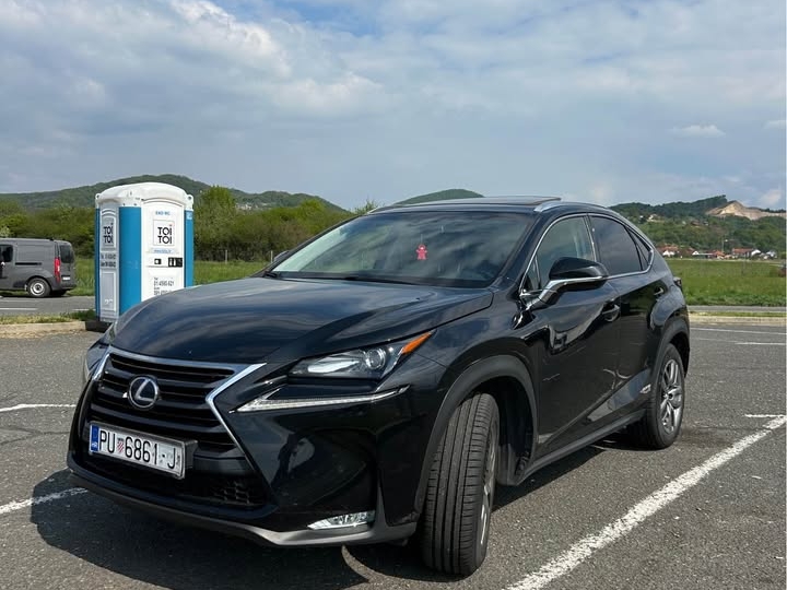 Lexus NX 300h