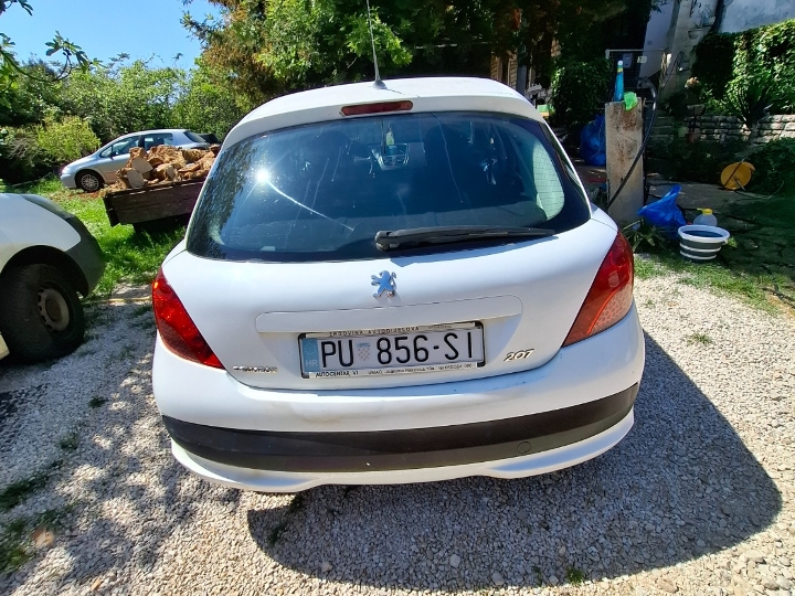 Peugeot 207 1.4 8v