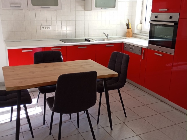 Iznajmljujem stan, 2S+DB