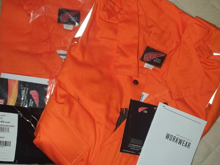 Prodajem nove radne tute