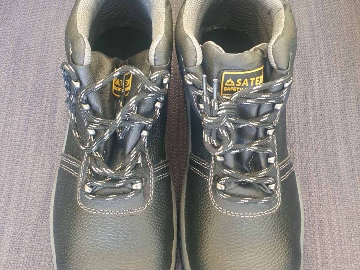 Nove radne cipele br. 40 / 44 / 45