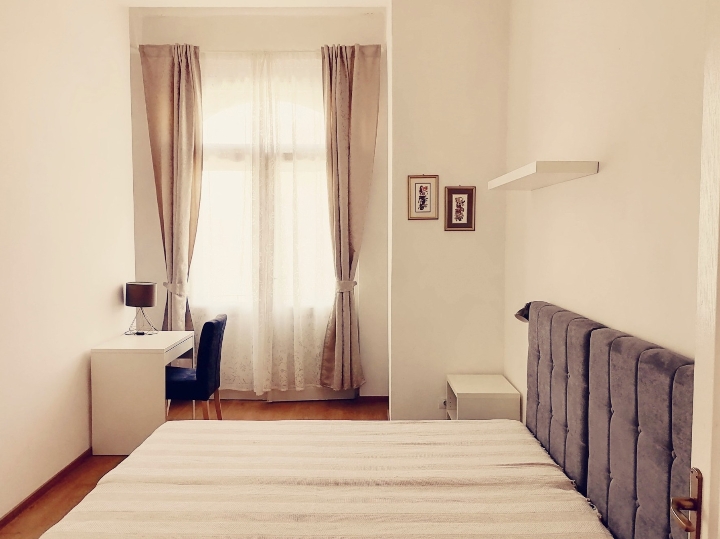 Soba u centru, 400 €