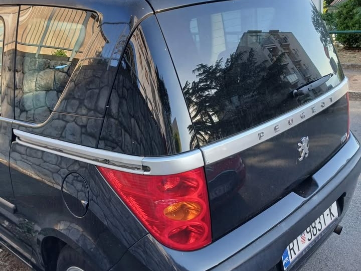 Peugeot 1007 1.4 HDi