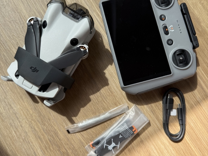 DJI Mini 4 Pro (DJI RC 2)