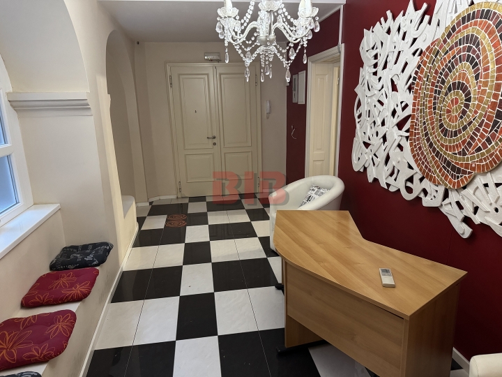 Rijeka-Korzo, kvalitetno uređen stan, 136m2, 2. kat