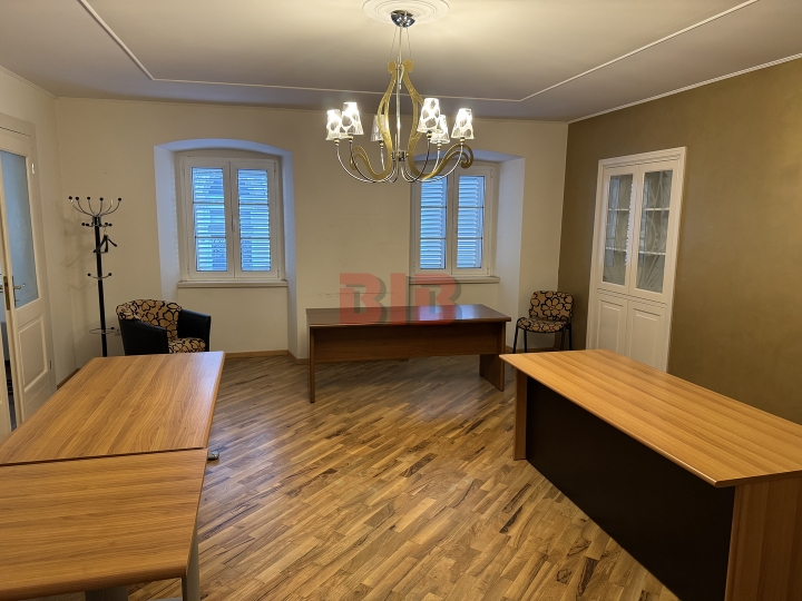 Rijeka-Korzo, kvalitetno uređen stan, 136m2, 2. kat