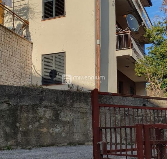 Drenova, 350m2, samostojeća kuća s 3 stana, garažom i konobom